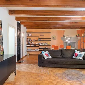 https://piazza-napoleone-lovely-central-apartment.it-tuscanyhotel.com